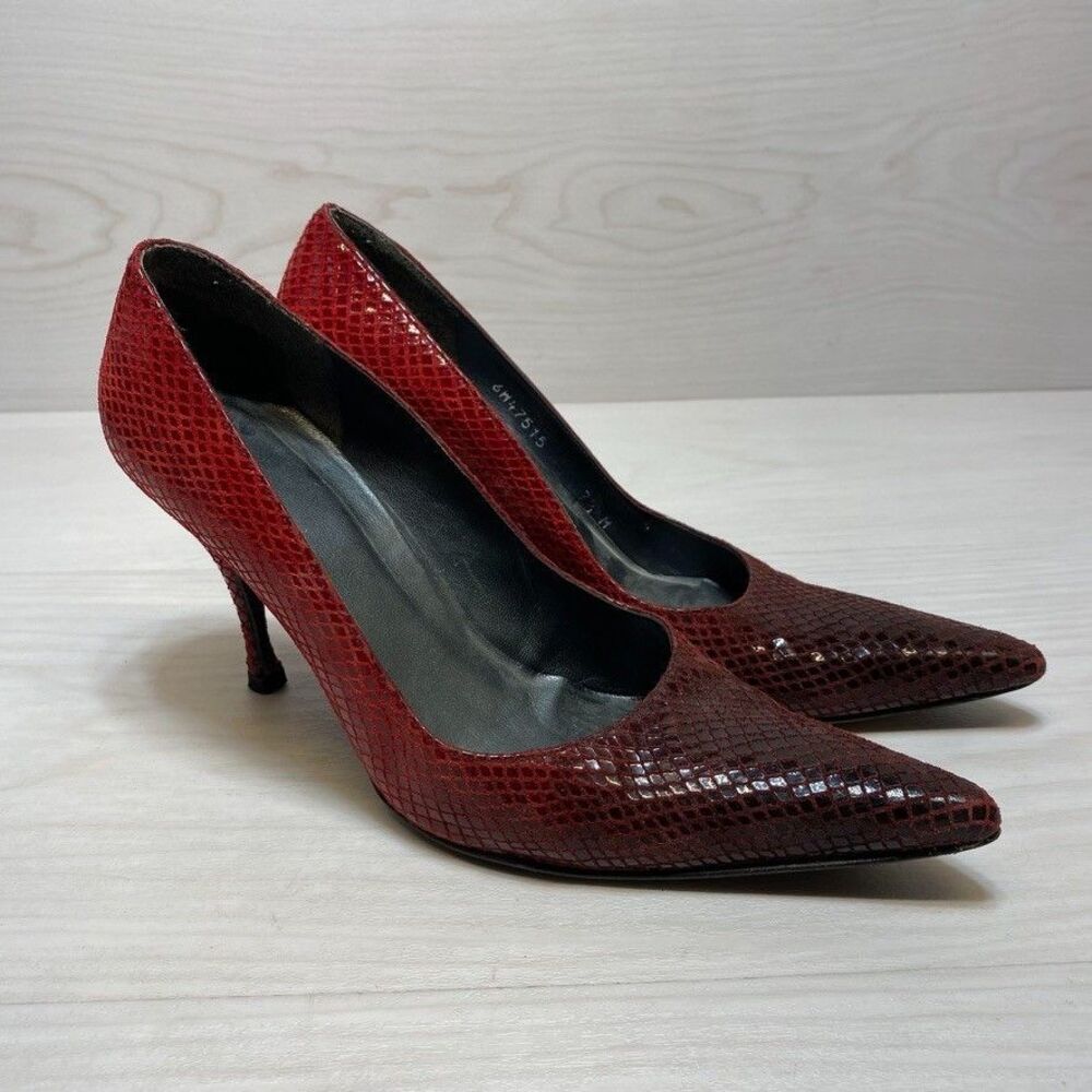 Stuart Weitzman Red Snake Leather Ladies Pumps Pointe Toe Block Heel Size 7.5 M‎